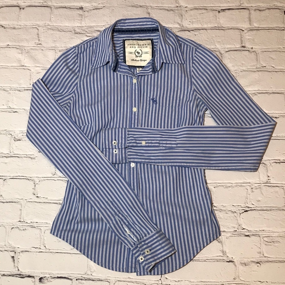 Abercrombie and Fitch T-shirt size XS
